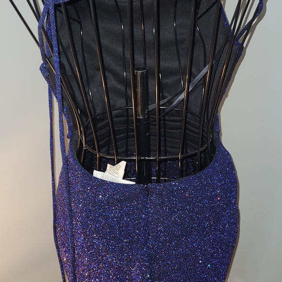 Dress - Picture 3 of 3